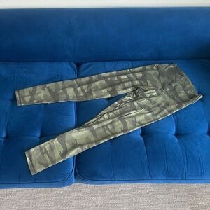 camo comfy stretch workout leggings (Aerie size M)